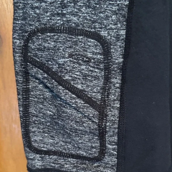 Color Block Long Sleeve - Picture 4 of 6